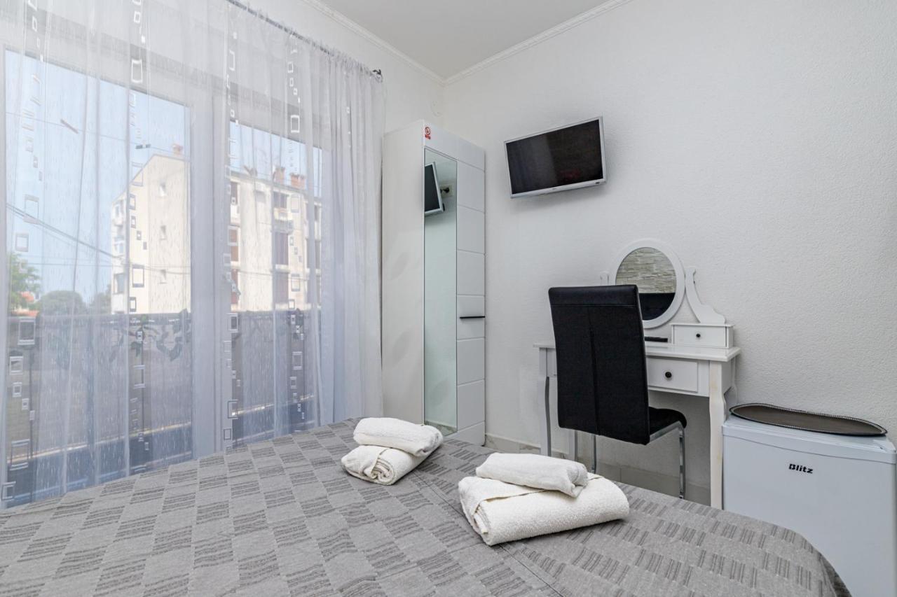 Genoa Rooms Poreč Extérieur photo