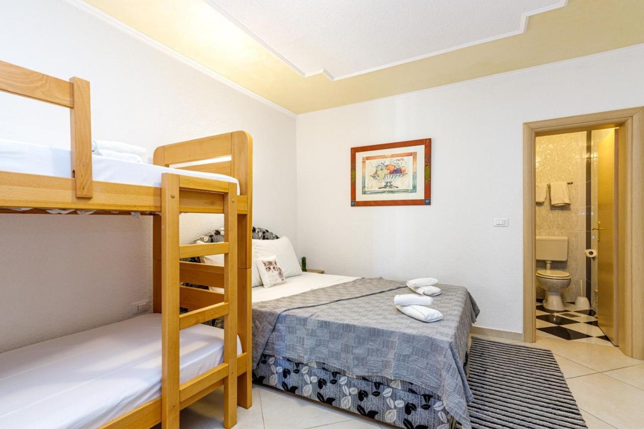 Genoa Rooms Poreč Extérieur photo